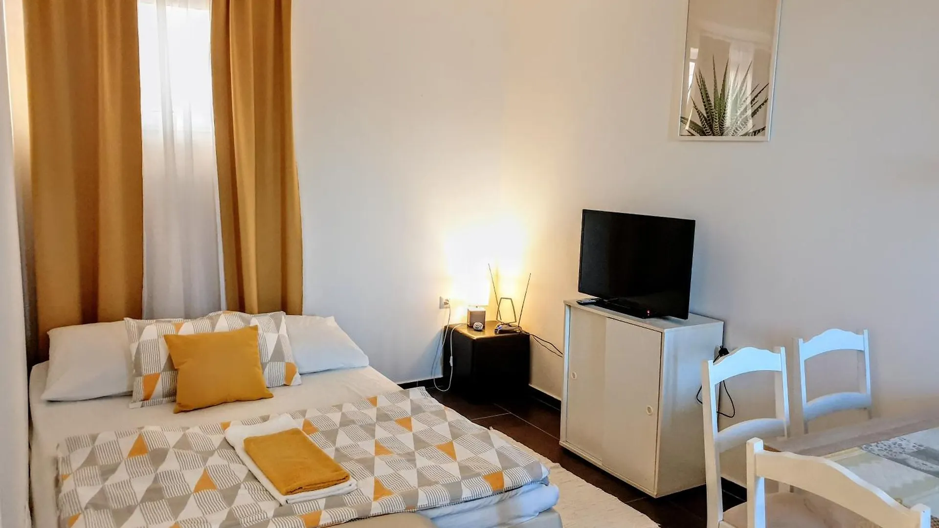 Apartments Katicin Poljana  Croatia