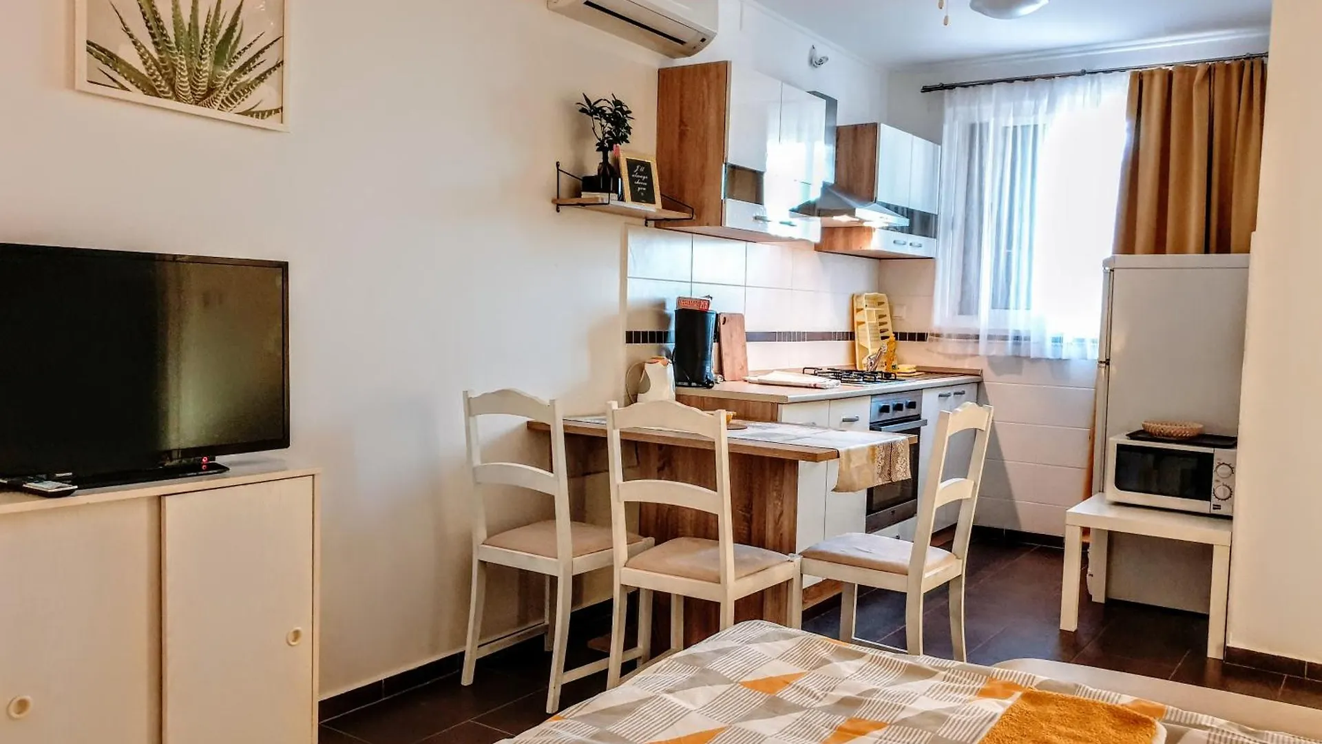 Apartments Katicin Poljana  Croazia